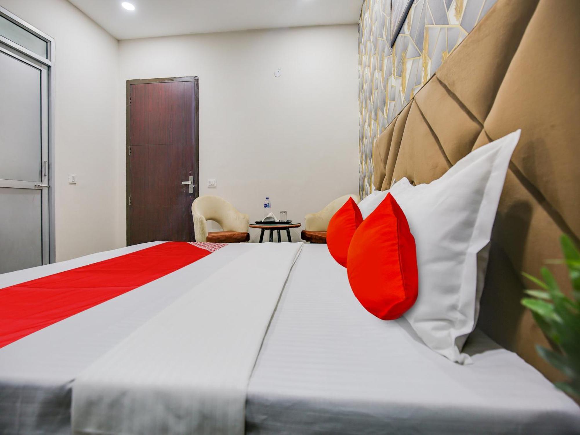 Hotel O Silver Sky ลูดิฮานา ภายนอก รูปภาพ